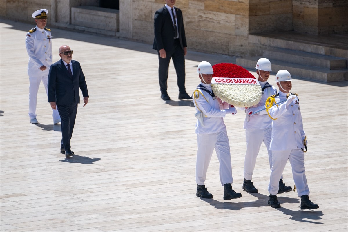 İçişleri Bakan Yardımcısı Mehmet Sağlam ve beraberindeki heyet, Sahil Güvenlik Komutanlığının...
