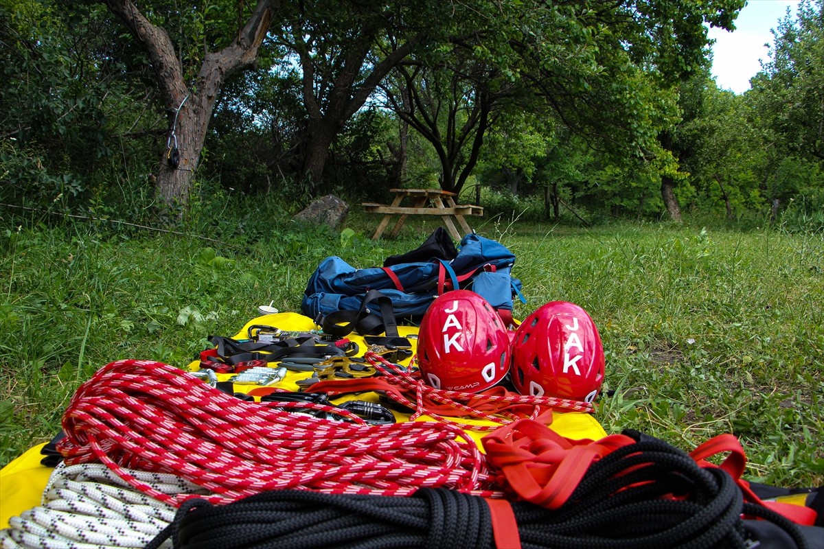Iğdır'da İl Afet ve Acil Durum Müdürlüğü (AFAD) tarafından akredite edilen dernekler için arama...