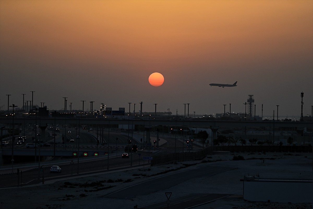 İran’ın Katar’daki ABD askeri üssüne saldırı düzenlemesinin ardından hava sahasını kapatan...