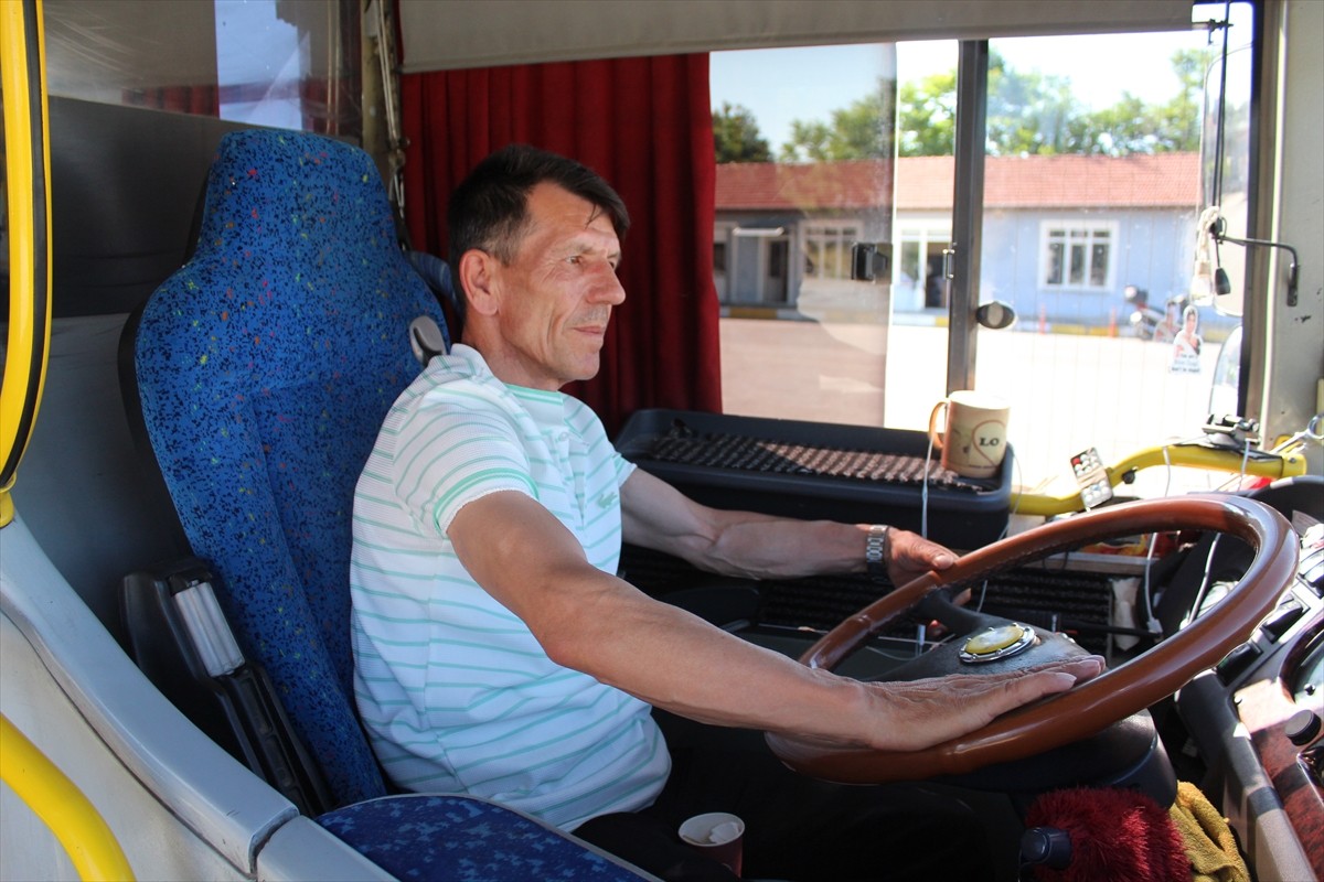  Isparta'da özel halk otobüsü şoförü Musa Bayındır, fenalaşan yolcuyu güzergahını değiştirerek...