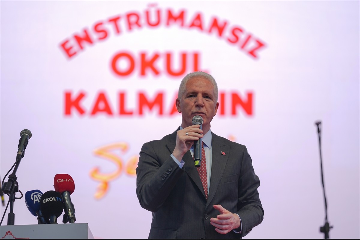 İstanbul'da Valilik himayesinde ve İl Milli Eğitim Müdürlüğü koordinesinde "Enstrümansız Okul...