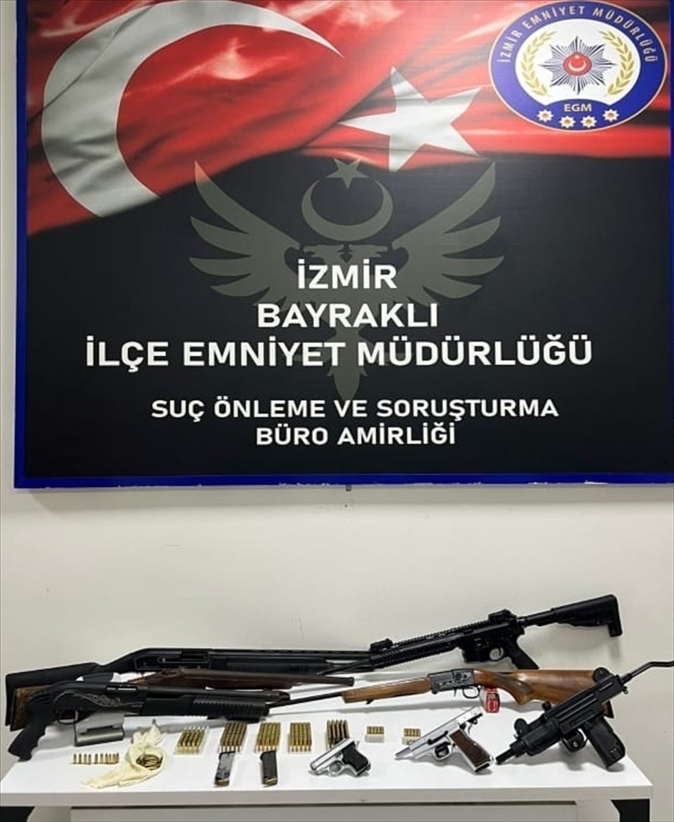 İzmir'in Bayraklı ilçesinde düğünde havaya ateş etmek için silah alan 4 şüpheliden 2'si...