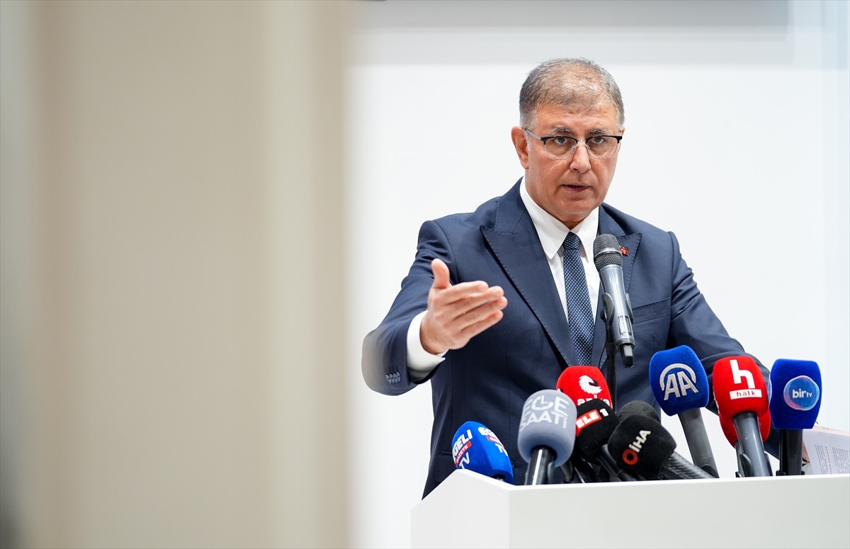 İzmir Büyükşehir Belediye Başkanı Cemil Tugay (fotoğrafta), Egemenlik Evi Çetin Emeç Basın...