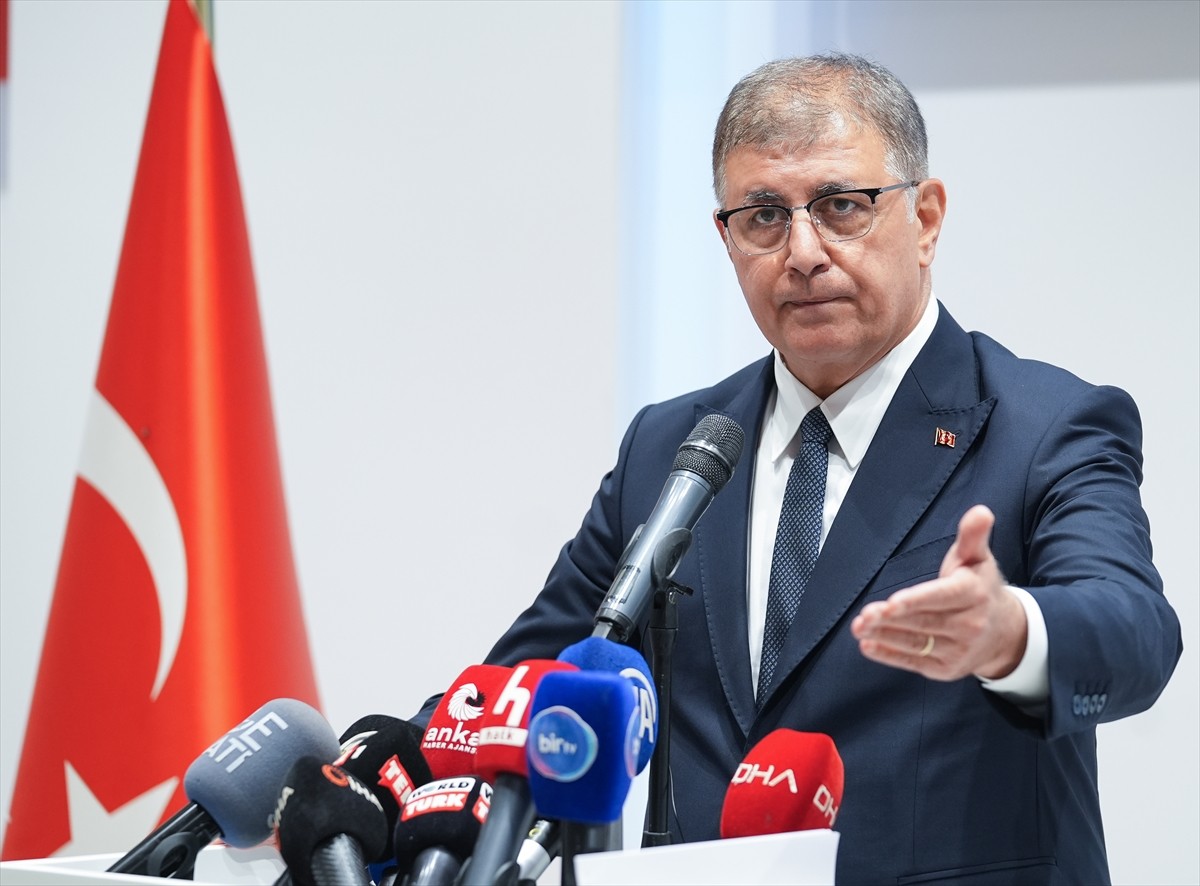 İzmir Büyükşehir Belediye Başkanı Cemil Tugay (fotoğrafta), Egemenlik Evi Çetin Emeç Basın...