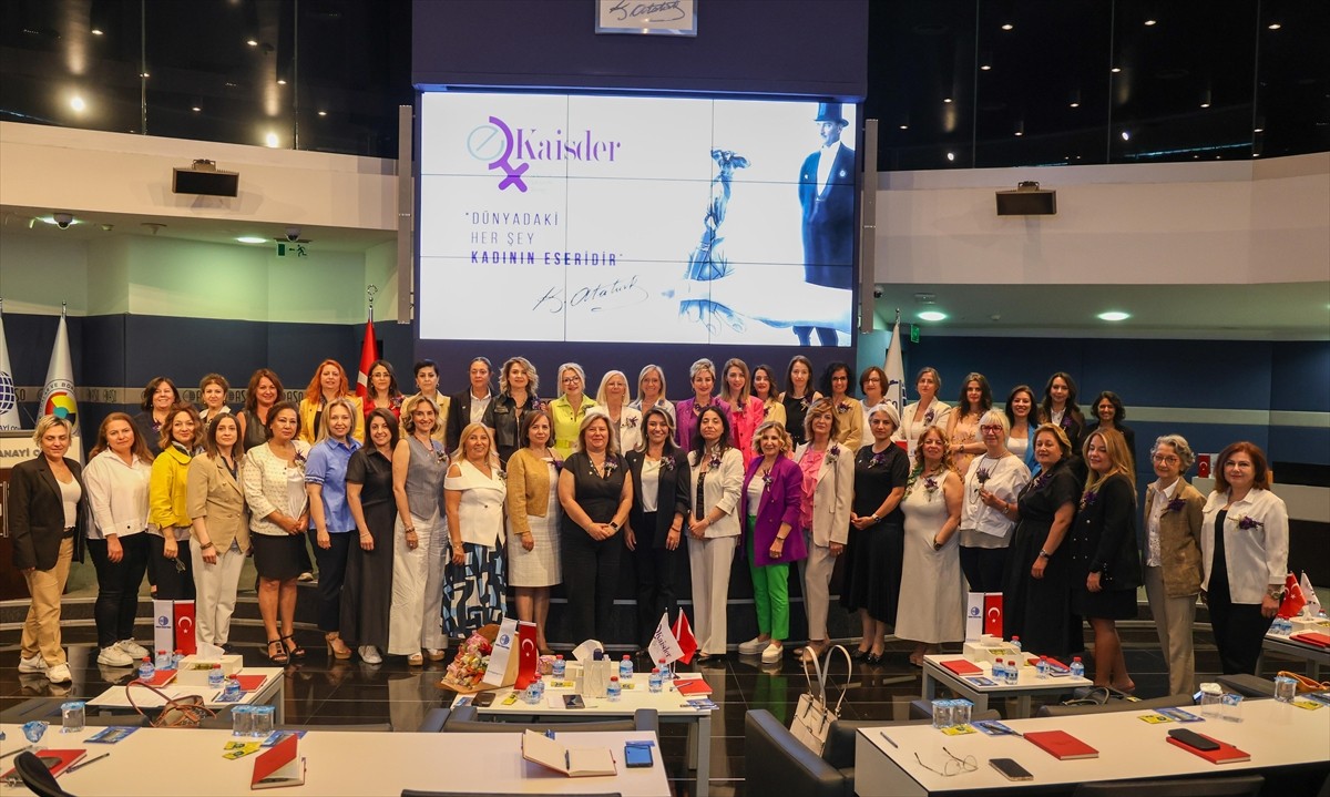 Kadın İşveren ve Sanayiciler Derneğinin (KAİSDER) 5’inci Genel Kurulunda Mehlika Gider, Yönetim...