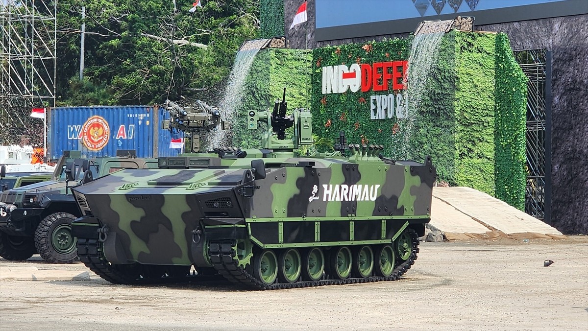 KAPLAN Zırhlı Personel Taşıyıcı (KAPLAN ZPT), ilk kez Endonezya'nın başkenti Jakarta'da düzenlenen...