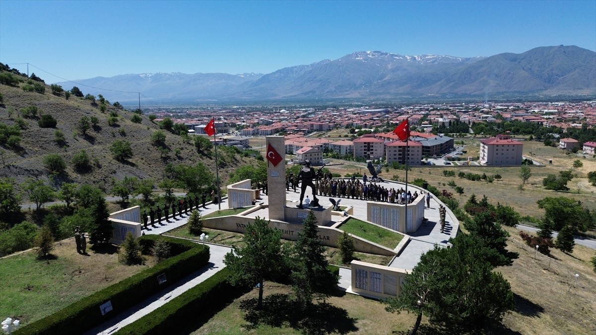 Kara Kuvvetleri Komutanlığı’nın 2234. kuruluş yıl dönümü münasebetiyle restore edilen 3. Ordu İç...