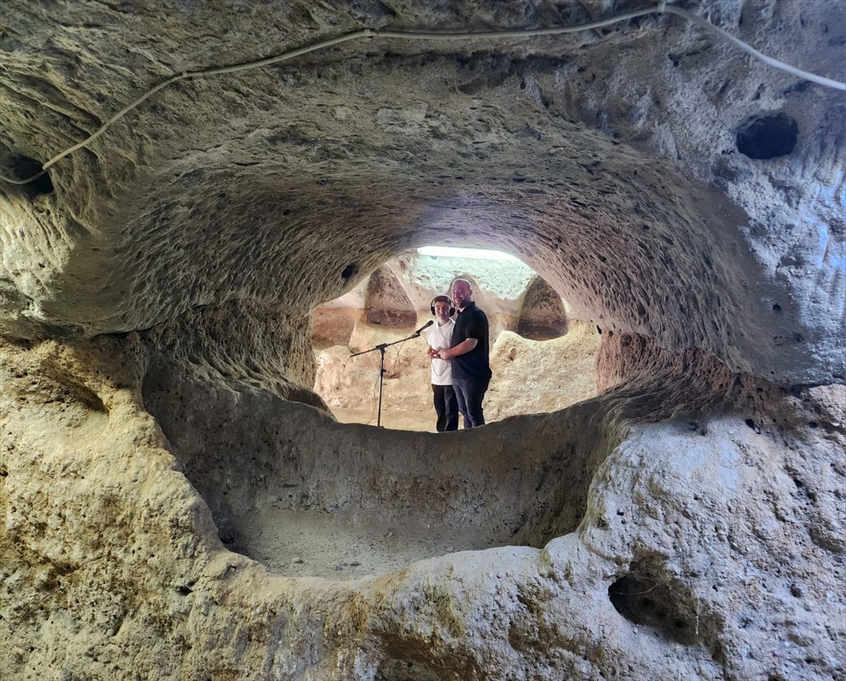 Kırşehir'in Mucur ilçesinde ortaokul ve lise öğrencileri, ilçelerini tanıtmak amacıyla Türk Halk...