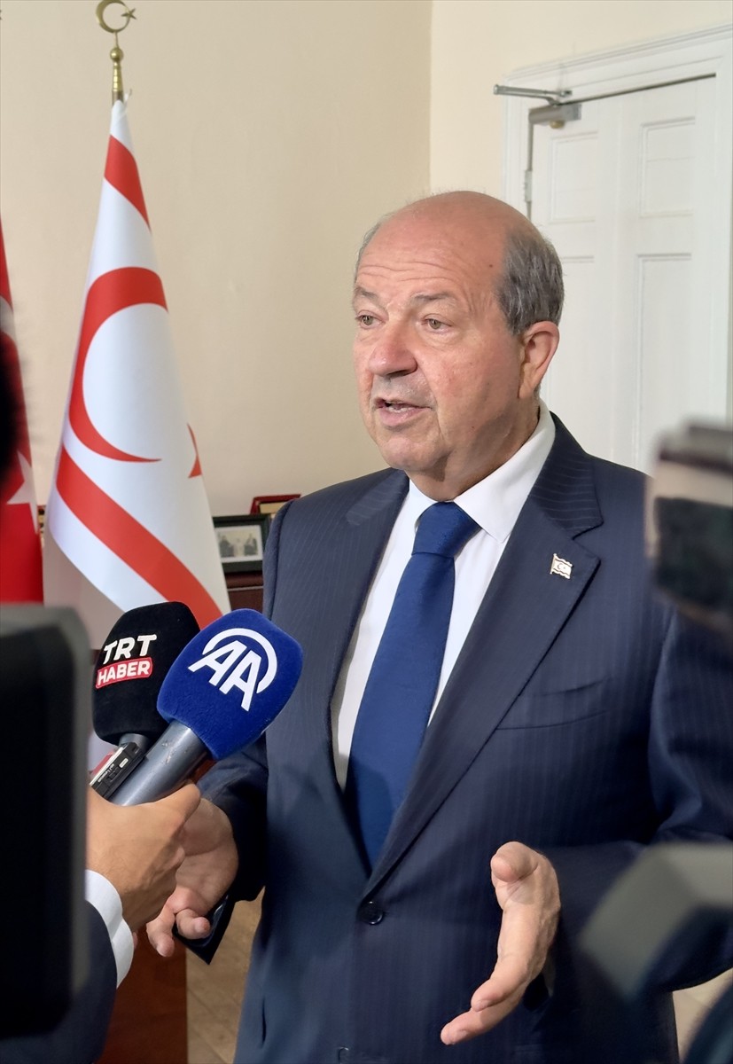 KKTC Cumhurbaşkanı Ersin Tatar, resmi temaslarda bulunmak üzere geldiği İngiltere'nin başkenti...