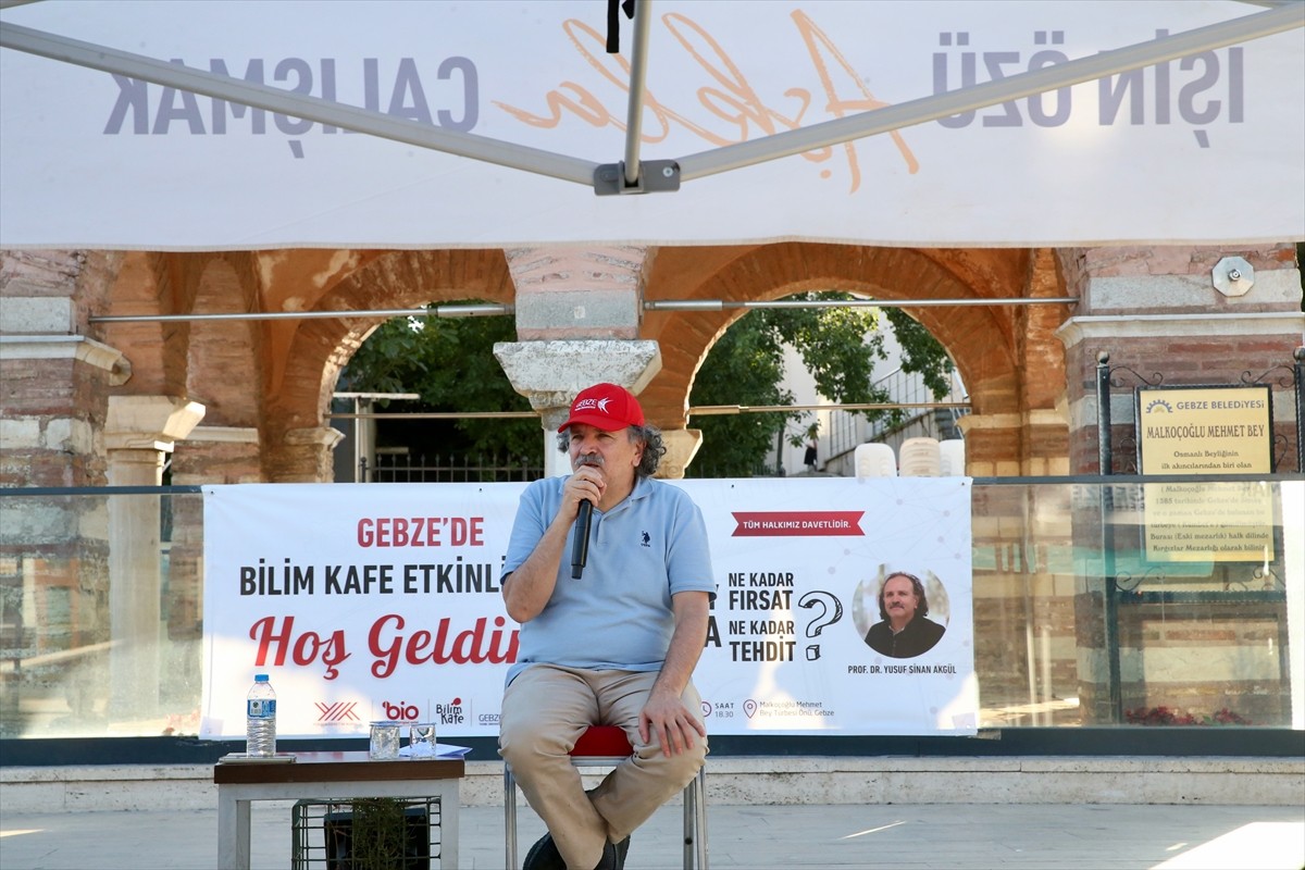 Kocaeli'de Yükseköğretim Kurulu (YÖK) ile Gebze Teknik Üniversitesi işbirliğiyle "Yapay Zeka Ne...