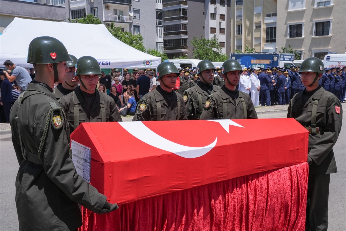 Libya'da görev yapan ve kalp krizi sonucu şehit olan 53 yaşındaki Hava Pilot Albay İsmail Haldun...