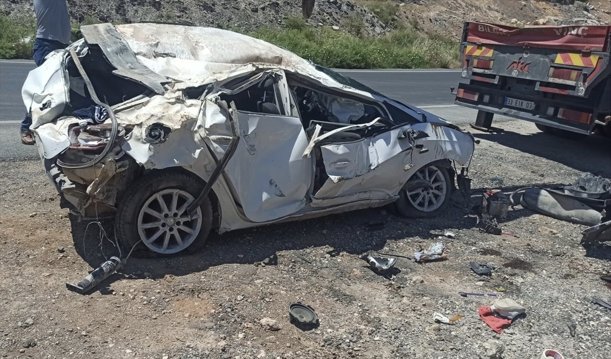 Mardin'in Nusaybin ilçesinde otomobilin devrilmesi sonucu 1 kişi öldü, 1 kişi yaralandı. İhbar...