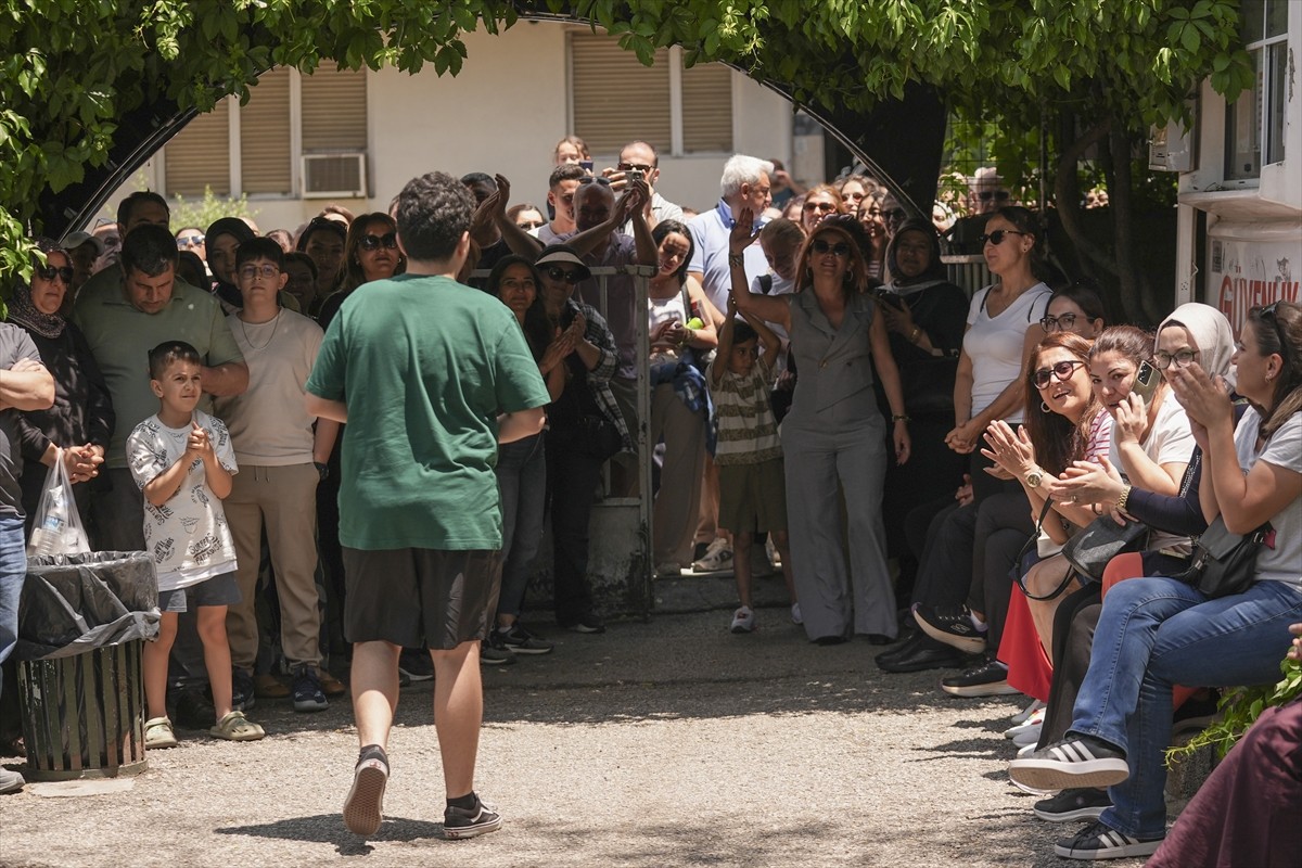 Milli Eğitim Bakanlığınca (MEB), ortaokul 8'inci sınıfta eğitim gören 1 milyondan fazla öğrenciye...