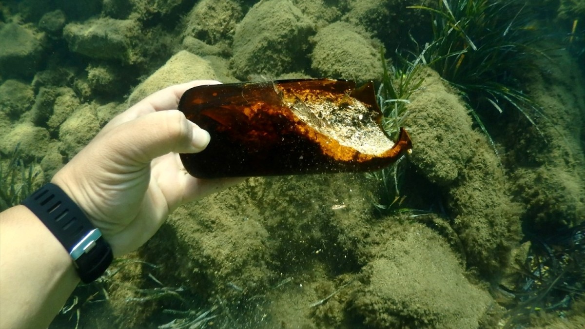 Muğla'nın Bodrum ilçesinde, Bodrum Belediyesince "Denize en çok mavi yakışır" sloganıyla...