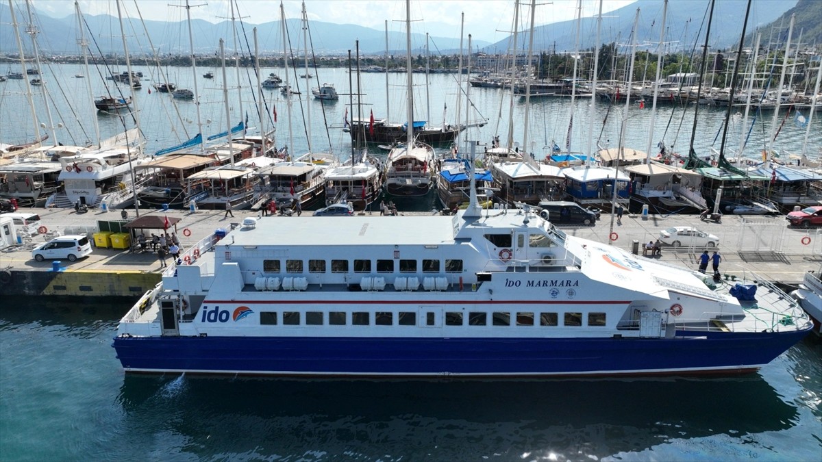 Muğla'nın Fethiye ilçesi ile Rodos Adası arasında yaz sezonu boyunca düzenlenecek deniz otobüsü...