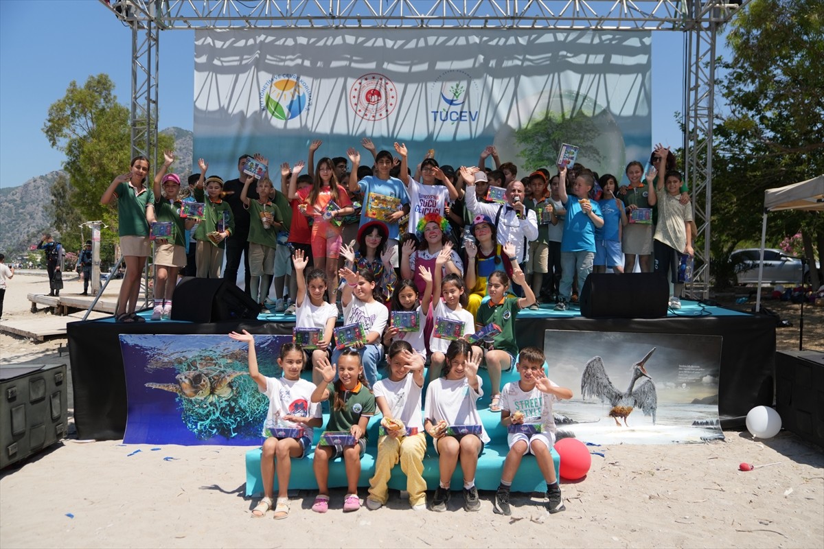 Muğla'nın Fethiye ilçesinde deniz dibi ve kumsal temizliği yapıldı. Çevre, Şehircilik ve İklim...
