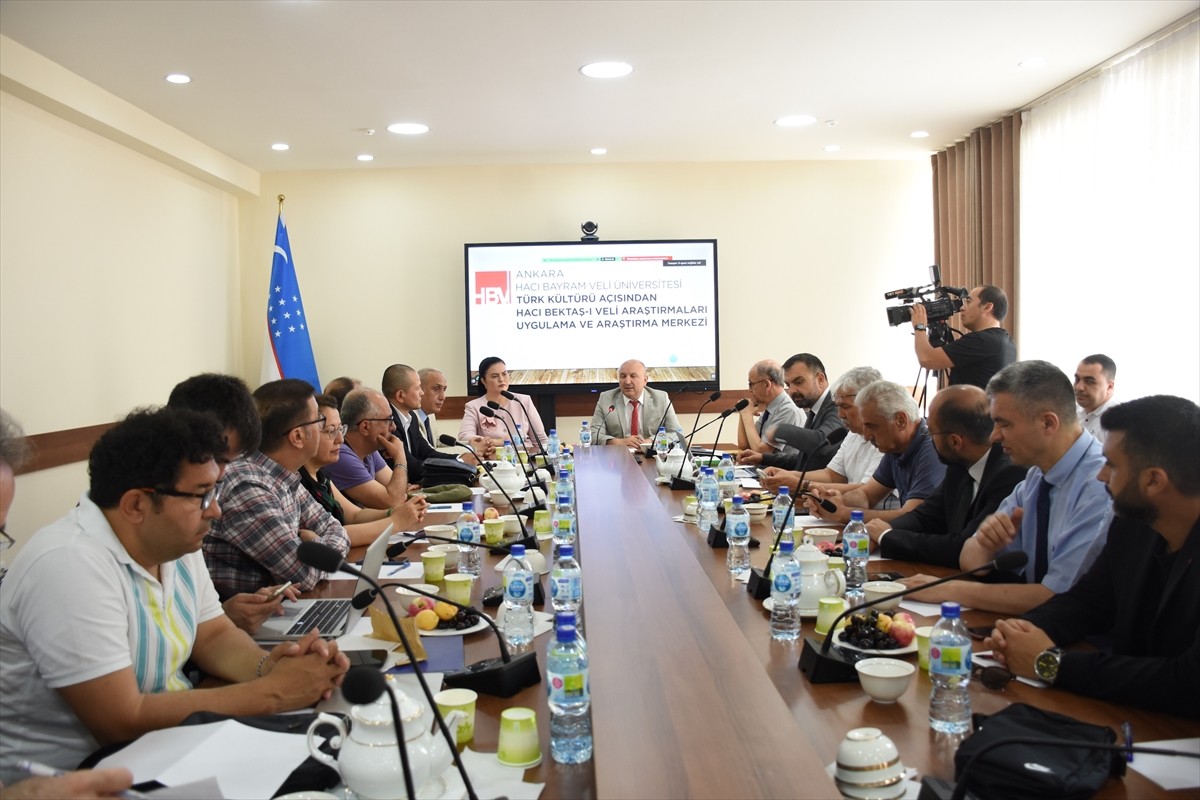 Özbekistan’ın başkenti Taşkent’te "Türk Dünyası ve Pir-i Türkistan: Yesevi Yolu ve Mirası" paneli...