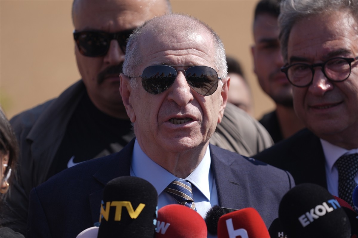 "Halkı kin ve düşmanlığa alenen tahrik etme" suçundan 2 yıl 4 ay 3 gün hapis cezasına çarptırılan...