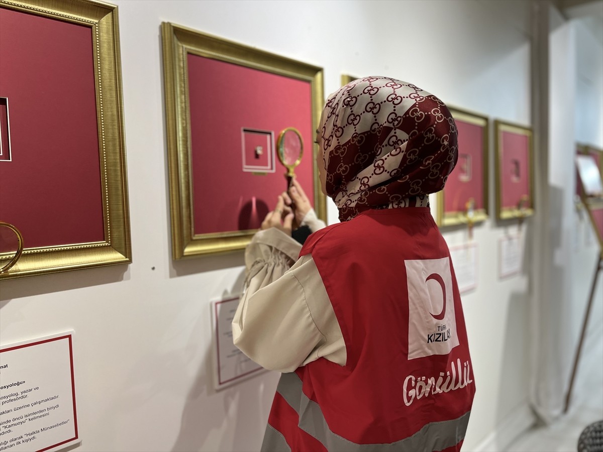 "Türkiye Yüzyılı Kadınları" Mikro Sanat Resim Sergisi, Nişantaşı Selahattin Kara Art Studio'da...