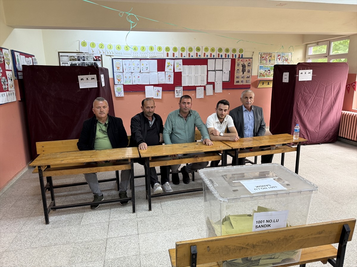 Samsun'un Alaçam ilçesinde yapılan muhtarlık seçiminde kamu yönetimi mezunu 23 yaşındaki Gülseher...