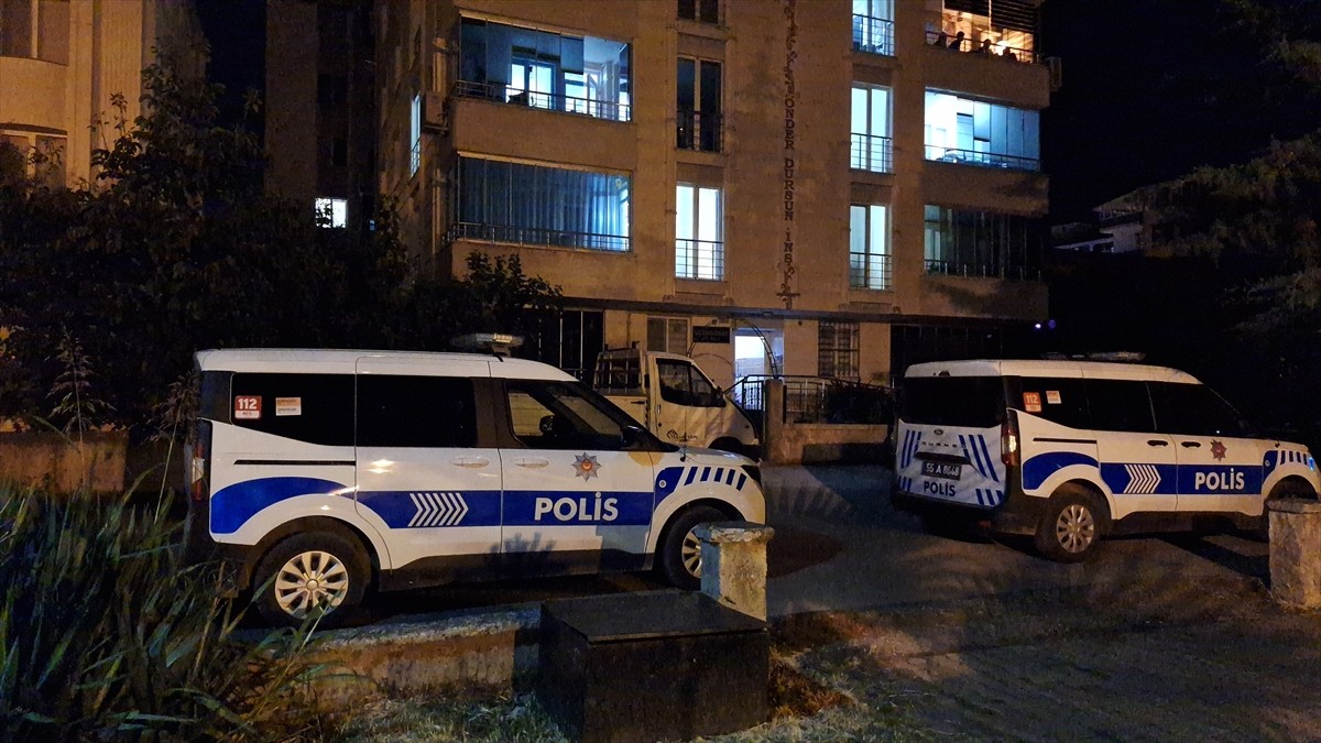 Samsun'un Bafra ilçesinde çıkan silahlı kavgada 1 kişi yaralandı. İhbar üzerine olay yerine polis...