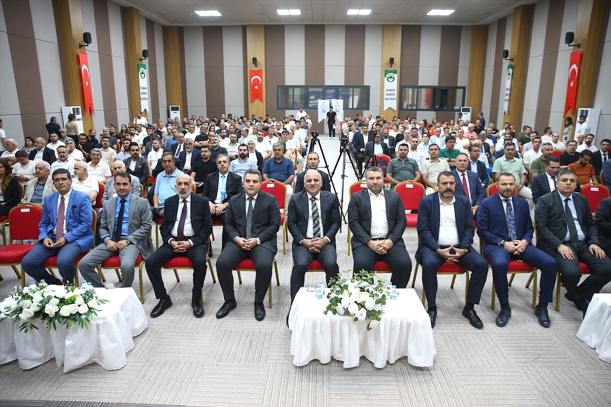 Sanayi ve Teknoloji Bakan Yardımcısı Oruç Baba İnan, Diyarbakır'da gerçekleştirilen "Sanayici...