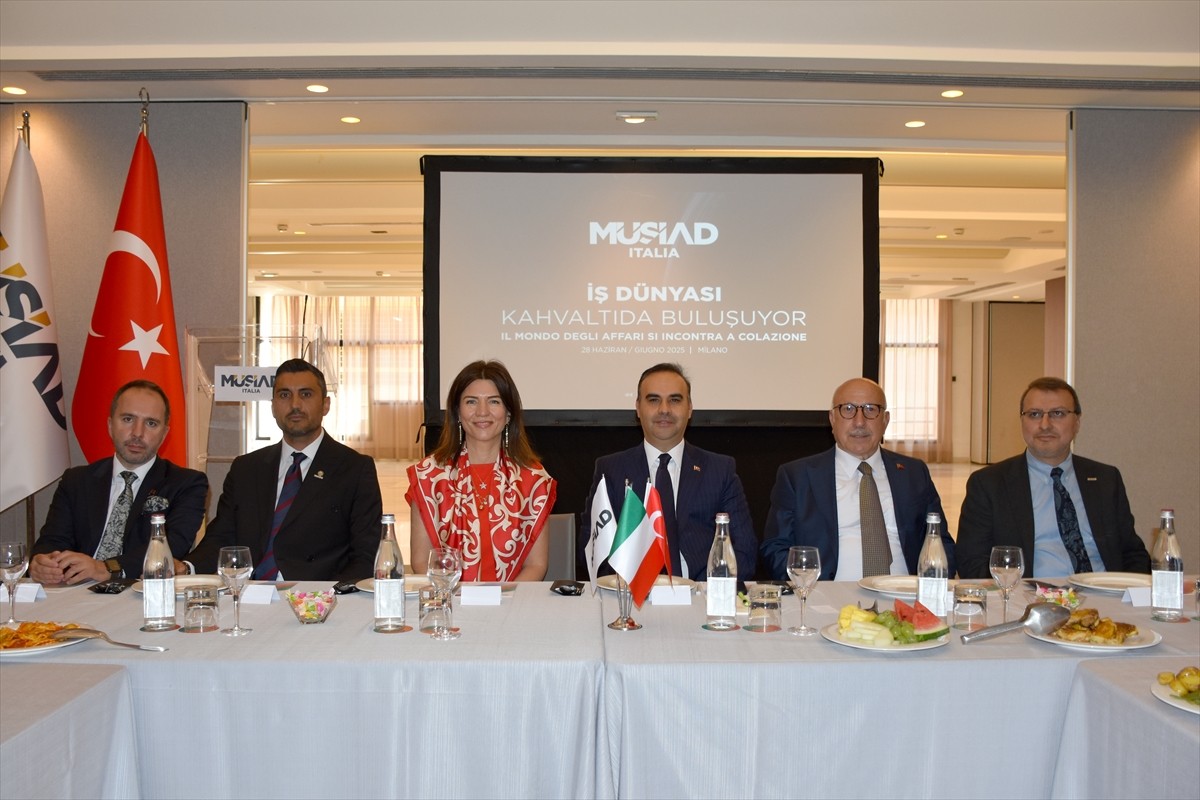 Sanayi ve Teknoloji Bakanı Mehmet Fatih Kacır, Müstakil Sanayici ve İşadamları Derneği (MÜSİAD)...