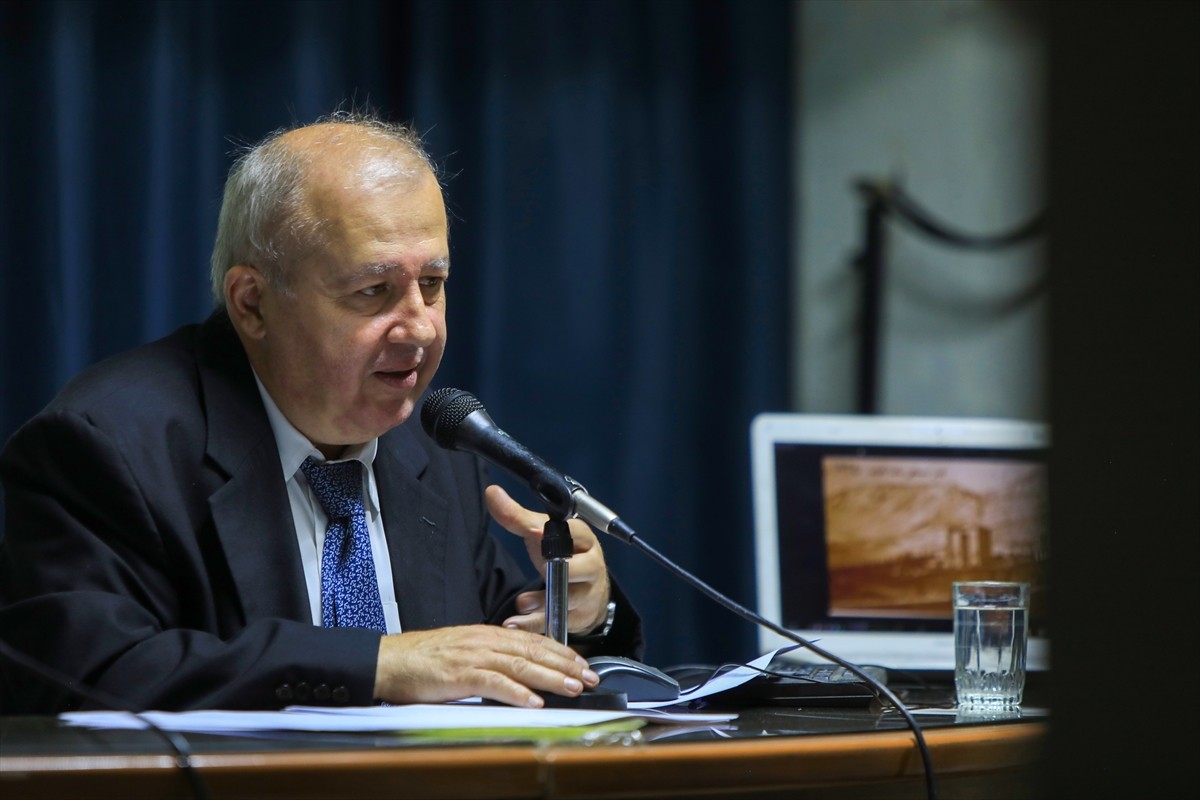 Suriye'nin başkenti Şam’da, Osmanlı İmparatorluğu döneminde üç kez vali olarak görev yapan ve...