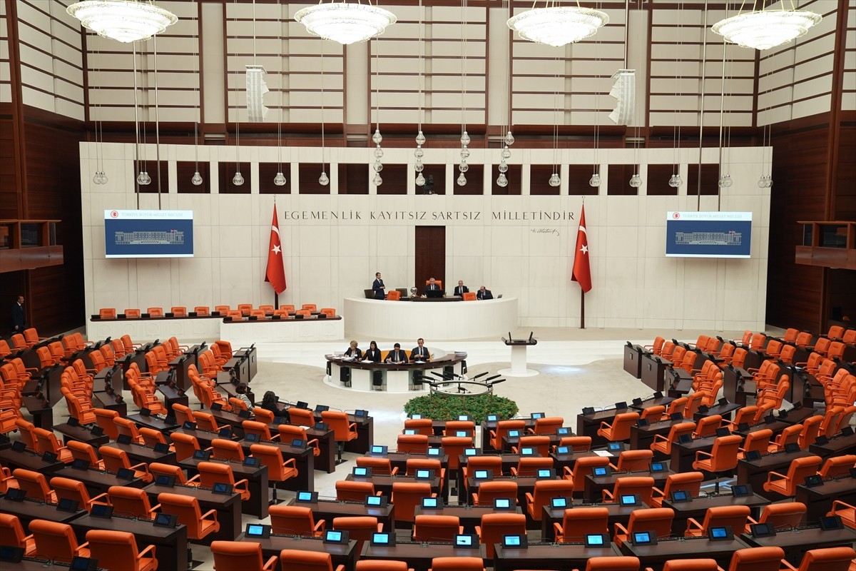 TBMM Genel Kurulu, Başkanlık Divanı teşekkül etmediği için toplanamadı. TBMM Başkanvekili Celal...