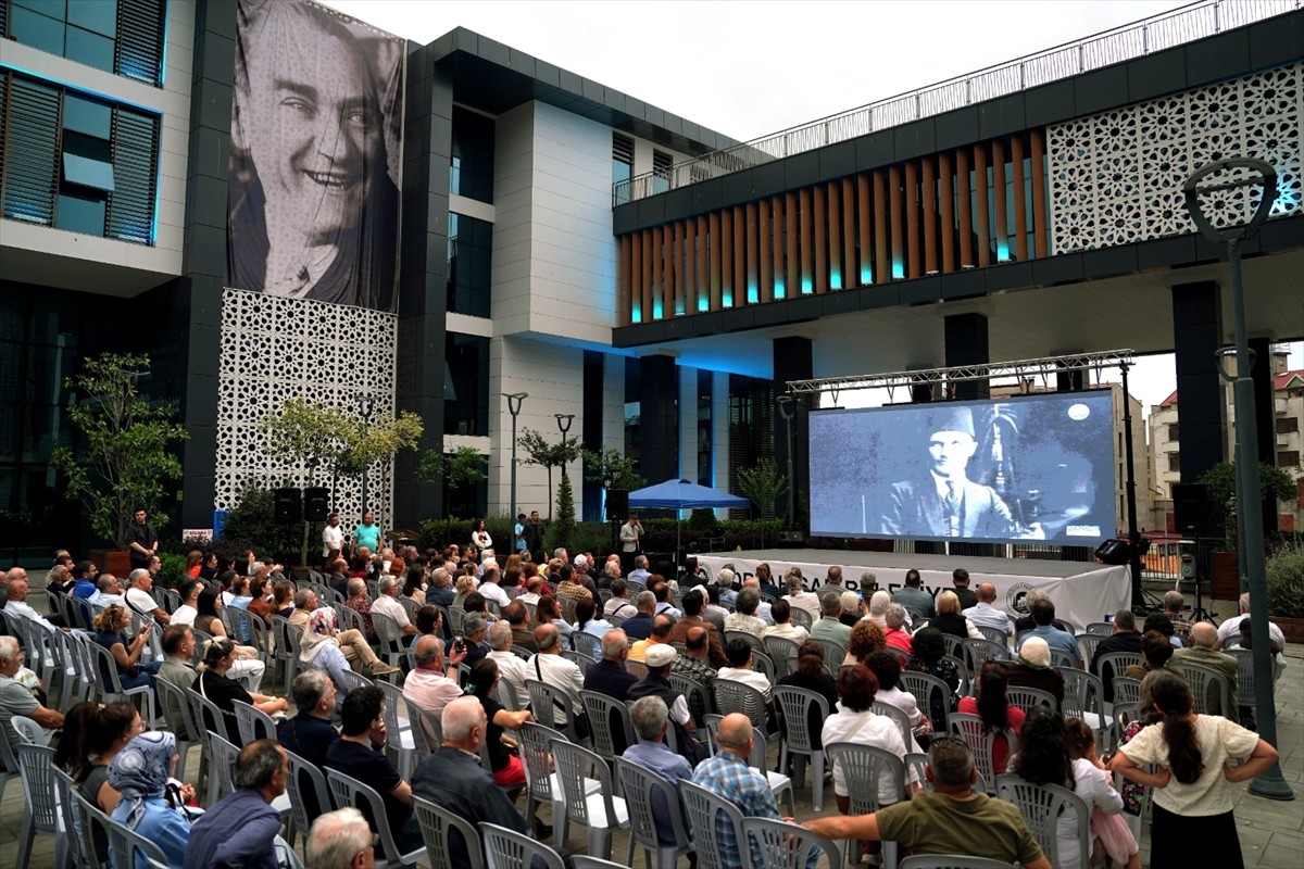 Trabzon'da, Ortahisar Belediye Başkanı Ahmet Kaya'nın öncülüğünde hazırlanan "Atatürk Trabzon'da"...