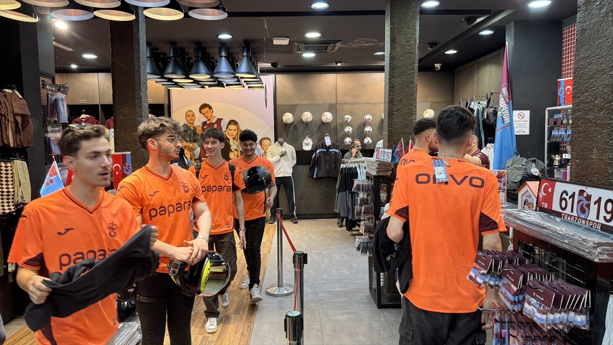 Trabzonspor Kulübü, bordo-mavili takımın 2025-2026 sezonunda kullanacağı formaları satışa sundu....