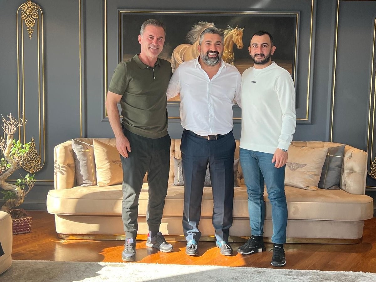 Trendyol 1. Lig ekiplerinden Çorum FK'de teknik direktör Tahsin Tam (solda) ile anlaşma sağlandığı...