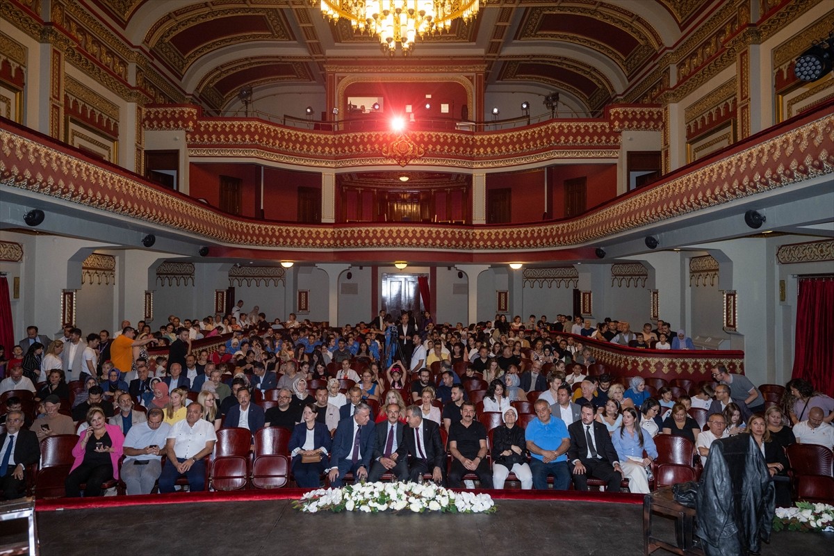 Türk Hava Kurumunun (THK) 100. yılı dolayısıyla düzenlenen etkinlikler kapsamında "Bir Tayyareci...