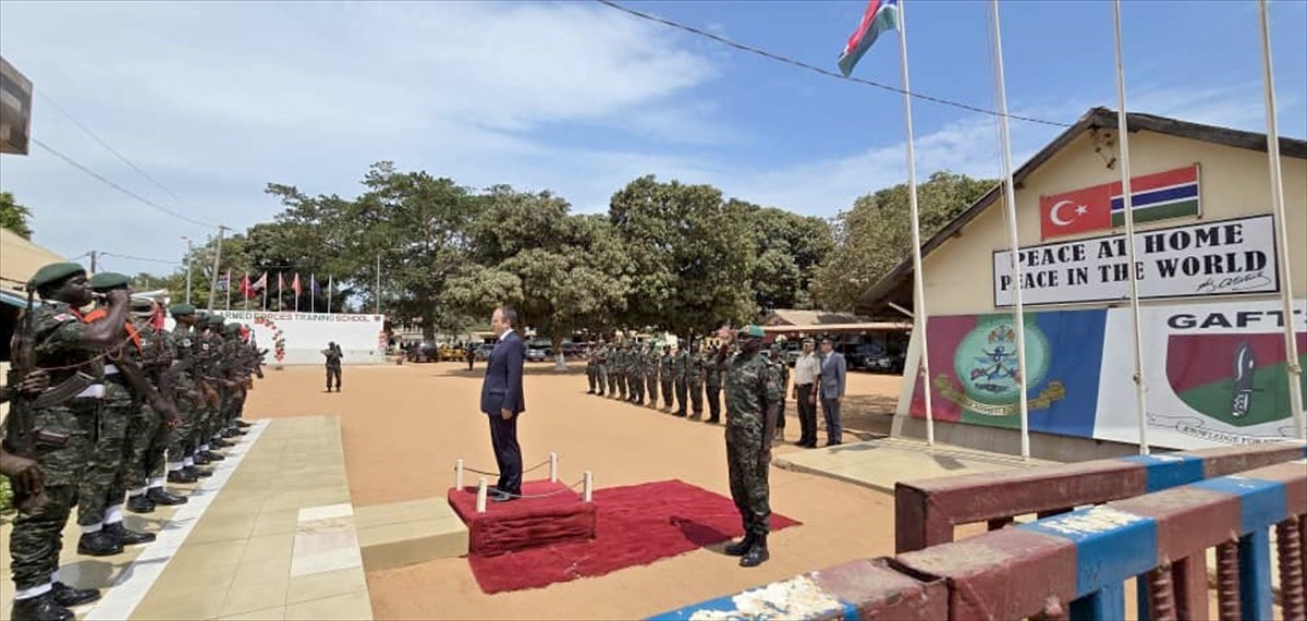 Türkiye'de askeri okullarda eğitim görecek 22 Gambiyalı asker, Türkçe kursunu başarıyla tamamladı....