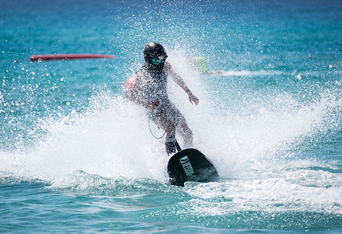 Türkiye'de ilk kez Çeşme'de 16 ülkeden 80 yarışmacının katılımıyla gerçekleştirilecek Dünya...