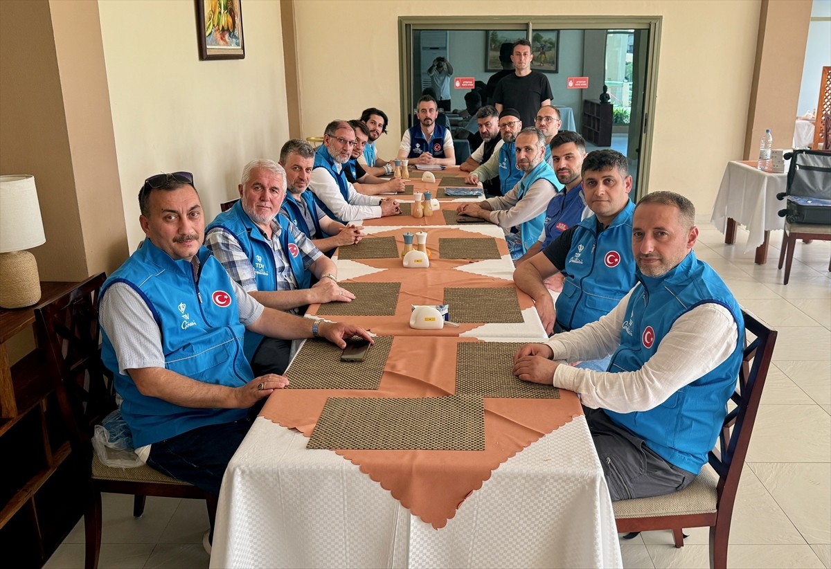 Türkiye Diyanet Vakfı (TDV) ekipleri, "Kurbanını paylaş, kardeşinle yakınlaş" kampanyası...