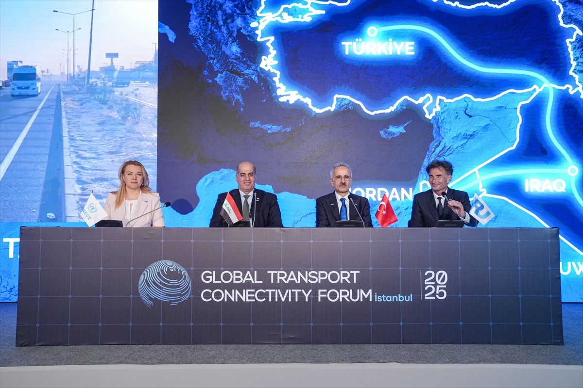 Türkiye-Kuveyt ve Almanya-Ürdün arasında hayata geçirilen 'TIR Taşıma Lansmanı' gerçekleştirildi....