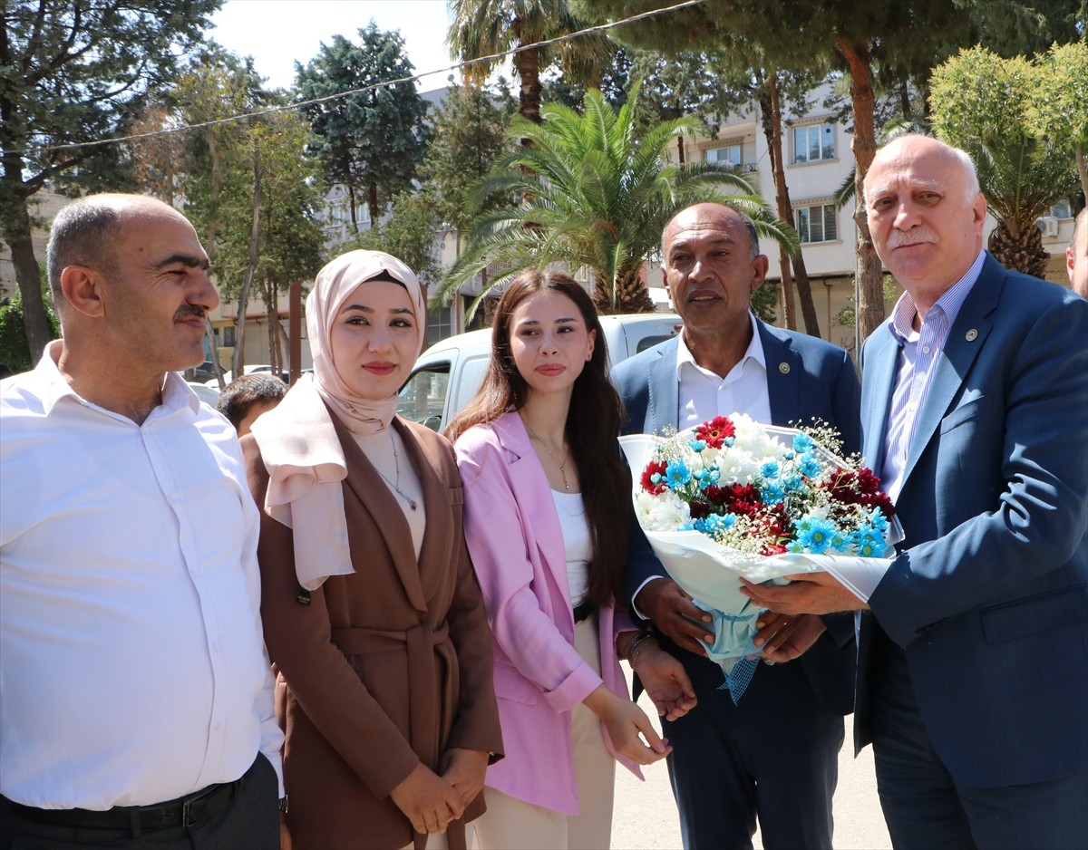 Türkiye Ziraat Odaları Birliği (TZOB) Genel Başkanı Şemsi Bayraktar (sağda), Kilis'teki...