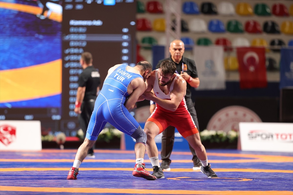 Uluslararası Yaşar Doğu, Vehbi Emre ve Hamit Kaplan Güreş Turnuvası, başladı. Türkiye Güreş...