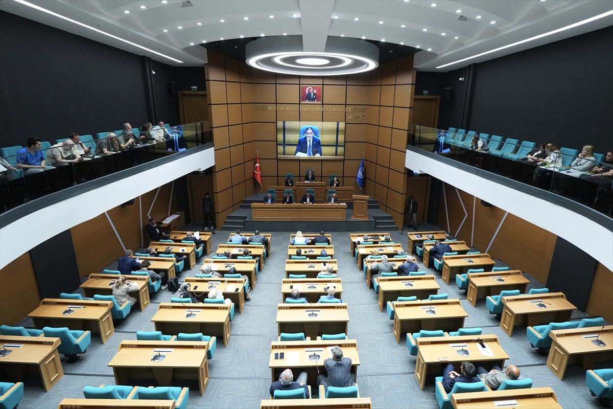 Üsküdar Belediye Meclisi Toplantısı, Meclis 1. Başkanvekili Ali Aral yönetiminde belediyenin...