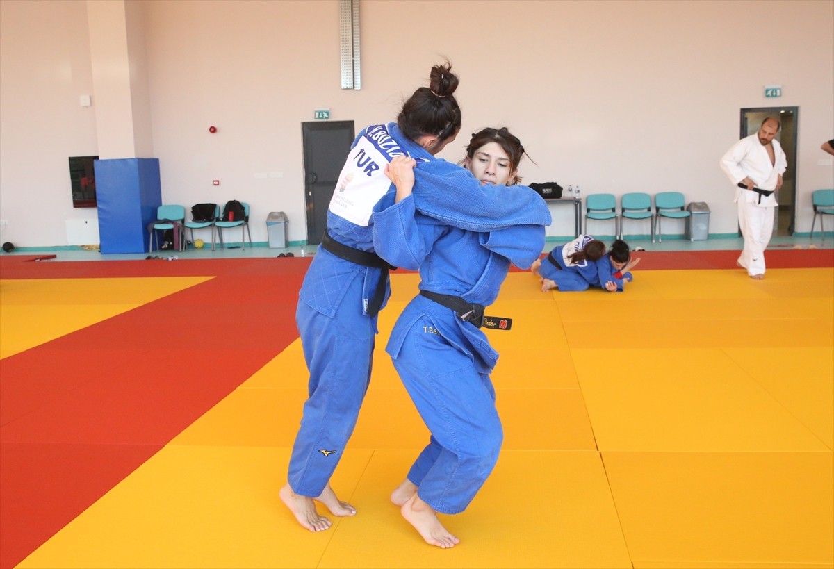 2024 Paris Olimpiyat Oyunları'nda istedikleri sonuçları alamayan milli judocular Fidan Ögel ve...