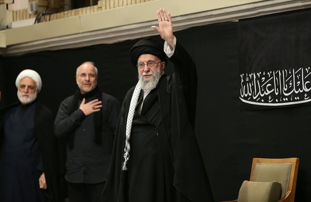 ABD ve İsrail'in tehdit ettiği İran lideri Ayetullah Ali Hamaney, İsrail ile savaşın ardından ilk...