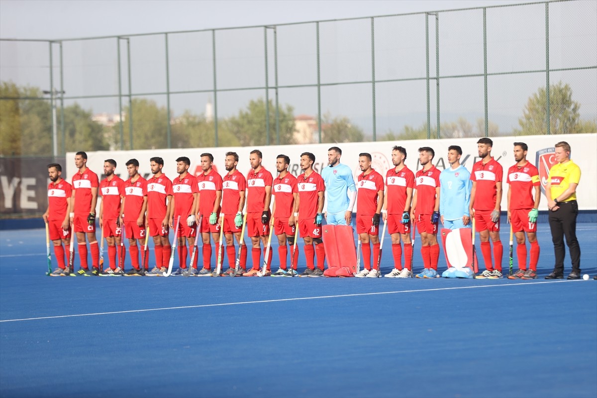 Açık Alan Hokeyi Erkekler Avrupa Şampiyonası 3, Kırklareli'nde devam ediyor. Hokey Tesisleri'nde...