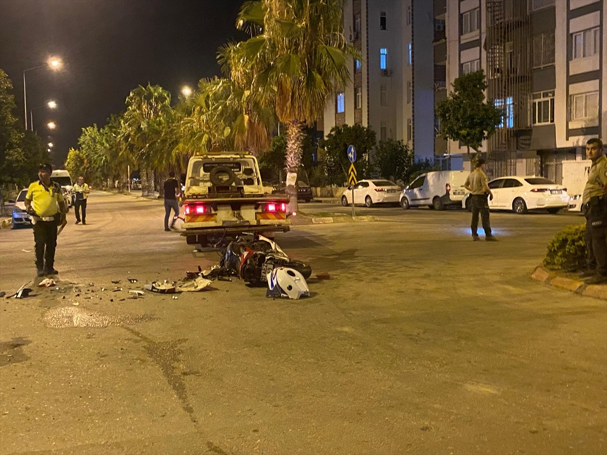 Adana'nın Ceyhan ilçesinde ciple çarpışan motosikletin sürücüsü hayatını kaybetti.