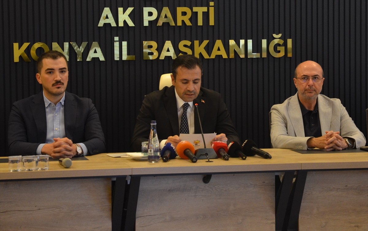 AK Parti Konya İl Başkanlığınca, Terörsüz Türkiye sürecinin başlamasından dolayı basın toplantısı...