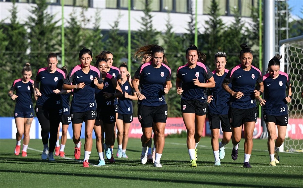 Ankara Büyükşehir Belediyesi (ABB) FOMGET Kadın Futbol Takımı, UEFA Şampiyonlar Ligi 1. eleme turu...