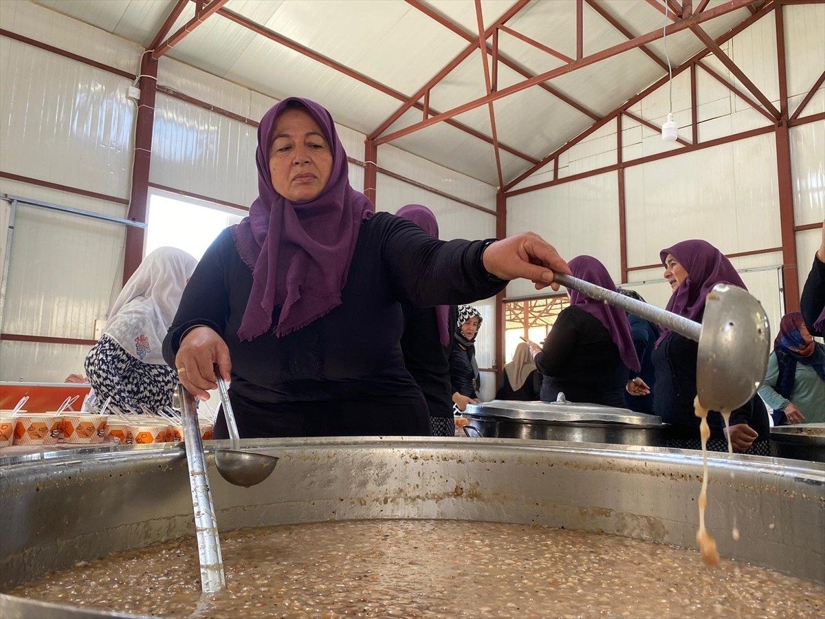 Antalya'nın Elmalı ilçesinin Müren Mahallesi'nde bu yıl üçüncüsü düzenlenen etkinlikte...