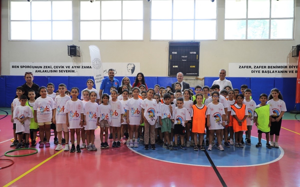 Antalya Milli Eğitim Müdürlüğü tarafından hayata geçirilen "Üç Adımda Zirveye" projesi kapsamında...