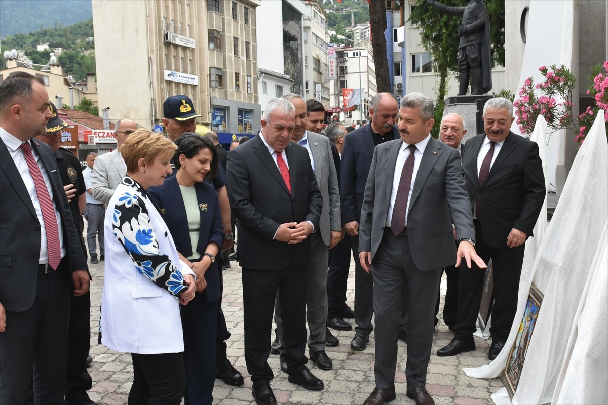 Artvin'de geçmişi iki asrı aşan boğa güreşleri kültürünü yaşatmak amacıyla düzenlenen "44....