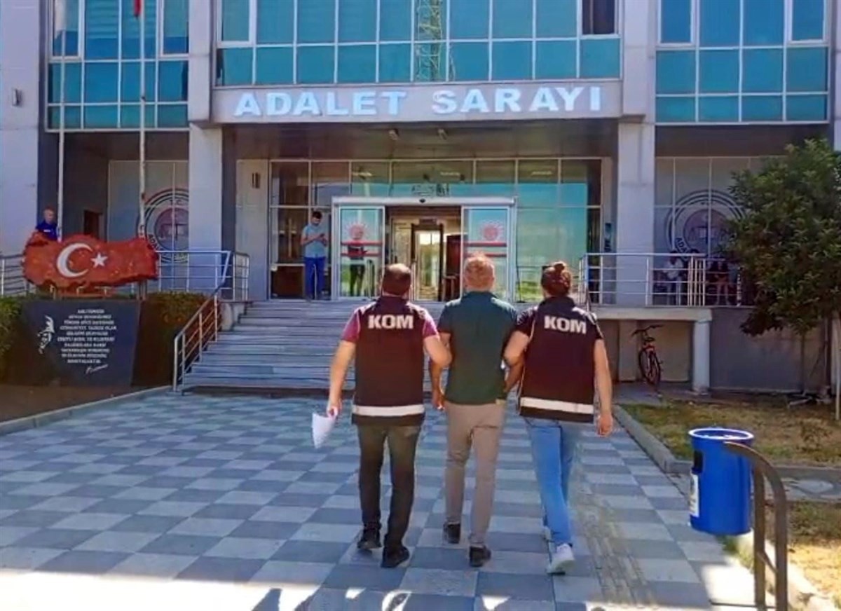 Balıkesir'de, Fetullahçı Terör Örgütü (FETÖ) üyesi olduğu gerekçesiyle hakkında kesinleşmiş 6 yıl...